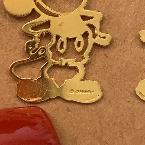 💐5/25 Disney Mickey Mouse gold tone earrings - Picture 3 of 6